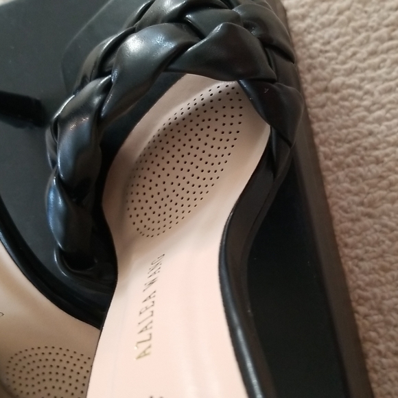 🌻 HOST PICK 🌻Azalea Wang woven slides - Picture 6 of 10